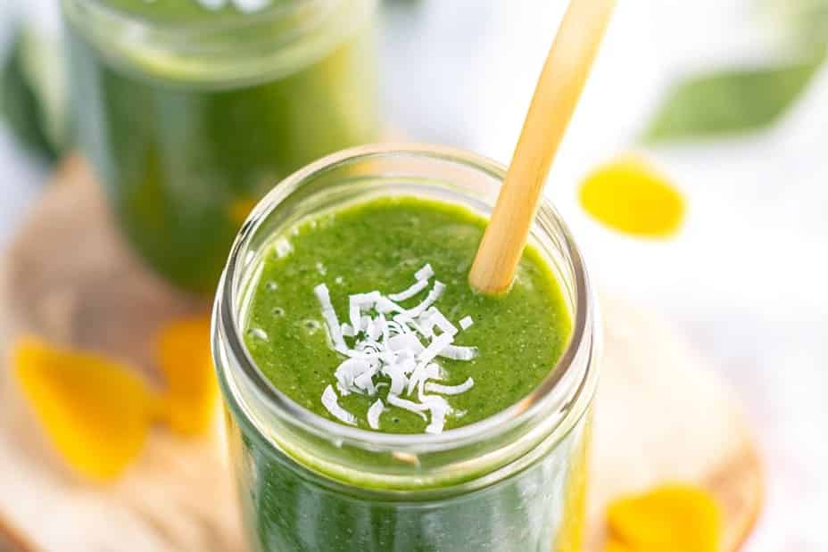 Energize & Nourish: The Tropical Green Smoothie Powerhouse